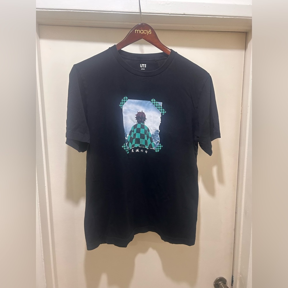 Uniqlo UT Jujutsu Demon Slayer Tanjiro Graphic T Shirt Size L Anime Manga